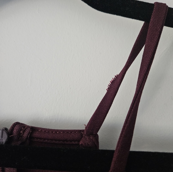 Burgundy halter style dress - Picture 8 of 8